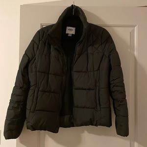Black Old Navy puffer coat. Size small. In good condition.